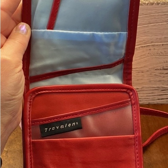 Travelon Mini Thin AntiTheft Red Crossbody EUC - Picture 4 of 10